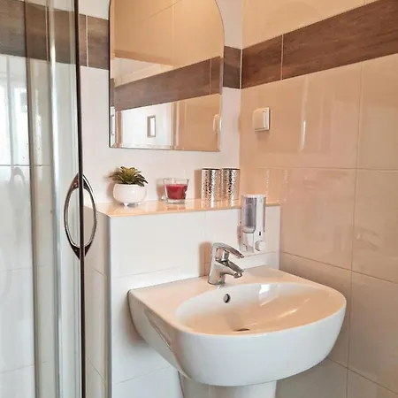 Rb Rooms&apartments * Μπίντγκοστς